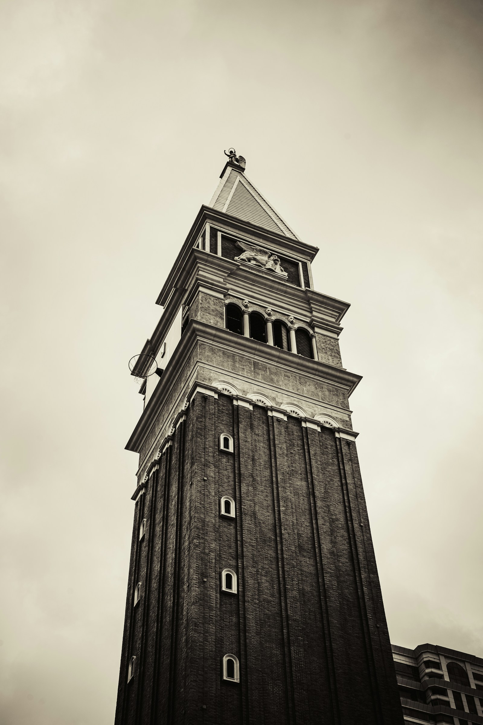 Uhrturm einer Resortanlage in Cotai